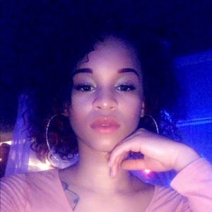 Meet your Posher, Paris